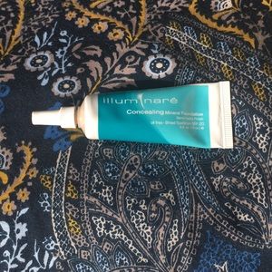 Illuminare Concealing Mineral Foundation